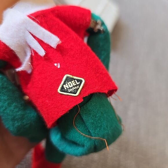 Vintage NOEL JAPAN RED GREEN KNEE HUGGER ELF CHRISTMAS ORNAMENT Original Sticker - Picture 4 of 7